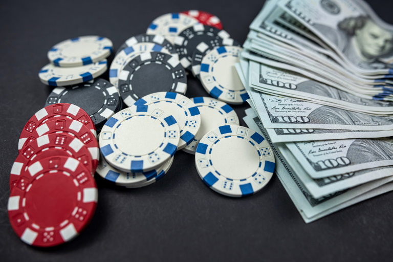 Como ganar dinero jugando casino online