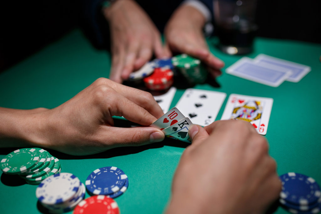 Se puede ganar jugando al poker online